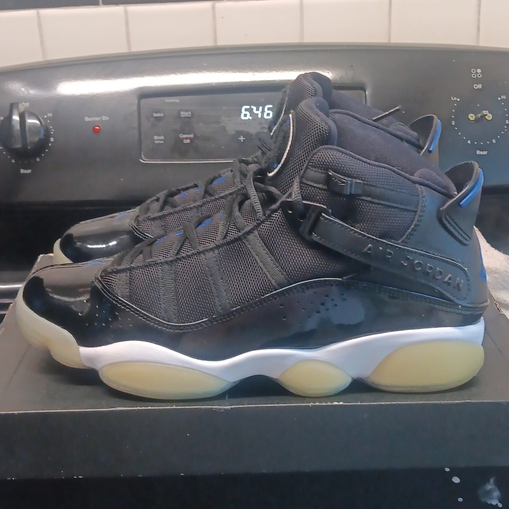 Jordan six rings  (space jams) size 10M